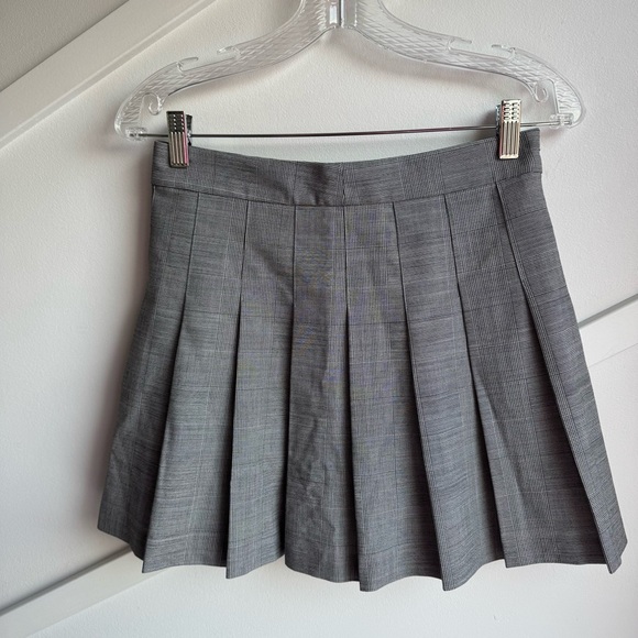 Aritzia Sunday Best Plaid Mini Skirt in Beige size 4 Checkered Mini in Beige - Picture 4 of 9